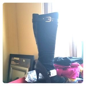 ShoeDazzle Faux Suede Black Platforms, Size 10